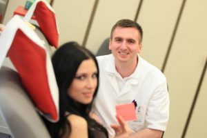 Urška Majdič in zaposleni na ZTM, foto Primož Korošec